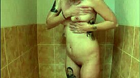 Trailer Squirt Sous La Douche