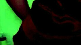 Gravada secretamente antes de ir a escola a enteada da o cu novinha acorda e faz anal sentando na pica do padrasto