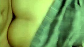 Voy por mi media hermana a su escuela y al llegar a casa me la cojo de perrito y abierta de piernas video casero real