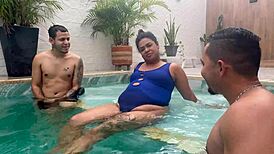 Taking Advantage Of An Unknown Girl To Seduce Her With My Friend