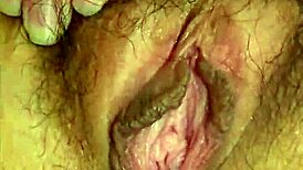 アジアン美女がフェラで彼を気持ちよくさせる縦動画004