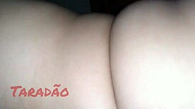 Is puta peluda gozando dentro?