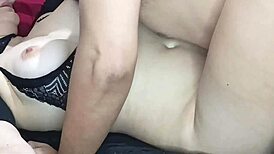 Novinha Faz Isso Com Vizinho Todos Os Dias Antes Do Noivo Chegar Do Trabalho