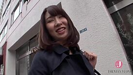 超綺麗な美熟女にチンポをしゃぶらせながらオナニーさせる、涙目になってフェラする姿がシコい