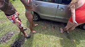 EU E MEUS AMIGOS LEVAMOS AS GOSTOSAS PARA FUDER NO MATO