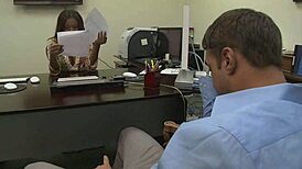 Crna cura Kandis Nikol sa velikim sisama sisa i jebe beli kurac sugestivno