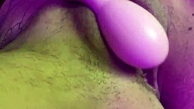 lexi fumando e se masturbando