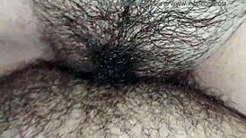 hermanastro y hermanastra primera vez tocando el coño húmedo de la hermanastra