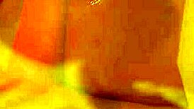 Florane Russell Masturbates With Toy!