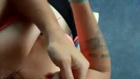 Koca karısını porno izlerken yakalıyor