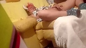 Me Encontre A La Conejita De Pascua Masturbandose Y Me La Folle En Una Aventura Casera