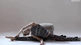 Russian hot hairy gymnast rita mochalkina spreading beaver