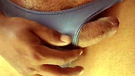 Usando Panty Brillosa Azul de Mi Amante