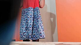 Hermanastra colombiana cambiándose de ropa 😏