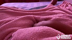 Adoro me masturbar de manhã antes de ir para a faculdade