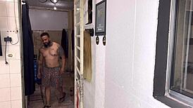 o corno me fez uma surpresa com o cadeirante do tiktok, olha sobre rodas pra mim sentar gostoso em um homem depois de anos uma pica nova?