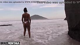 luna oliveira seduces guys on rio beaches