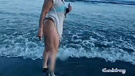 Conheci an�nima na praia convidei para gravar v�deo completo no red