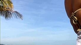 nem percebi que esse shorts est� marcando a minha xota