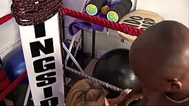 Mature Cougar Fucks Big Black Cock In The Ring 💥