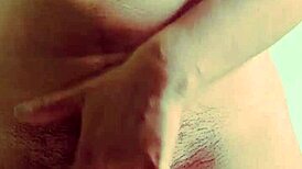 Watch This 18-Year-Old Indian Desi Girl Masturbate!