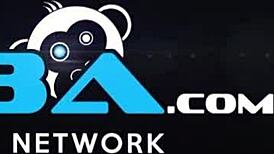 Bombarderska Samantha izvodi seksi solo u donjem vešu