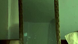 gotica culona masturbandose