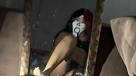 gotica culona masturbandose