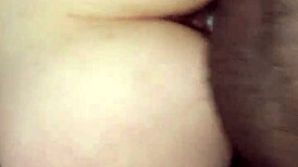 Najlepšia kamoška priateľky zdieľa intímny moment s kamošom v súkromí