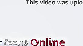 British teen discovers squirting for the first time 😍