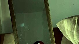 gotica culona masturbandose