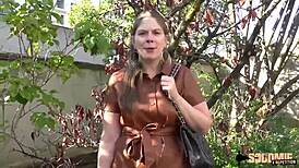 Alice milf fucks two men in intense double penetration!