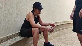 sapatão teve que dar para o amigo do serviço após apostar que o palmeiras seria campeão mundial