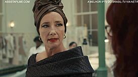 Лижа дупето на Перин в ретро анал