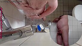 geiles pissen in der dusche