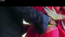 Teen Indian girl performs bold acts in Telugu xvideo