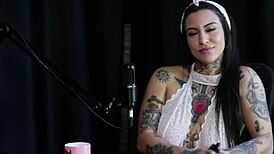 Islak Oral Yapmayı Sever, Ters Gangbang Yaşadı, Neredeyse Tüm Fetişleri Gerçekleştirdi ve İnversiyon Sever - Lexi Mallet Şeffaf Kırmızı