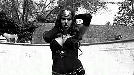 pornstar savana horny striptease twerking in empty