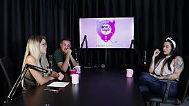 Islak Oral Yapmayı Sever, Ters Gangbang Yaşadı, Neredeyse Tüm Fetişleri Gerçekleştirdi ve İnversiyon Sever - Lexi Mallet Şeffaf Kırmızı