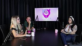 gosta de fazer um boquete babado teve o gang bang reverso j� realizou quase todos os fetiches e adora invers�o - lexi mallet sheer red