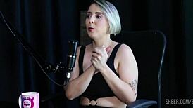 Mary Red dominates Bruna in Bora Cast