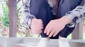 why does tingting pee outdoors in women's clothes?