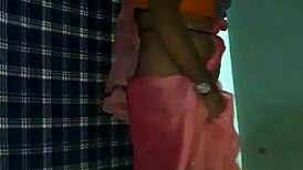 Hot Mujra Dance in Saree by Shemale Performer