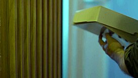 Tätowierter Rocker bumst Freundin hart in den Arsch 😈