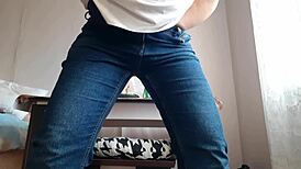 hot secretary masturbates in office 💦