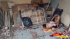 GORDINHA GOSTOSA DEU O CU PARA O CUNHADO NA CASA ABANDONADA