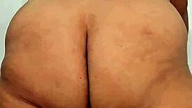 cellulite ass bouncing in slow motion