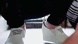 Kenapa Tingting Kencing di Luar Pakai Baju Cewek?