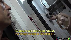 Ele Esperava Esposa Sair Pra Espirrar A Sobrinha-Postiça Peladinha No Banho - Amopornobr