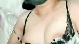 ISTRI YANG SUKA SELINGKUH SERING DIGOYANG PRIA LAIN DI TEMPAT KERJANYA!